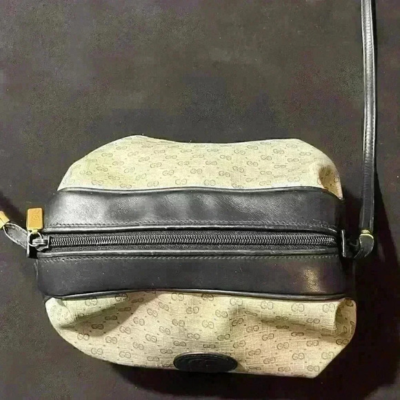 Vintage 70s/80s Gucci Authentic Barrel Crossbody Micro GG Mini Bag 007-115-5770 - Picture 6 of 16